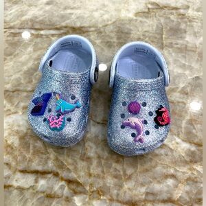 Baby crocs with jibbitz! Size 4. Brand new!